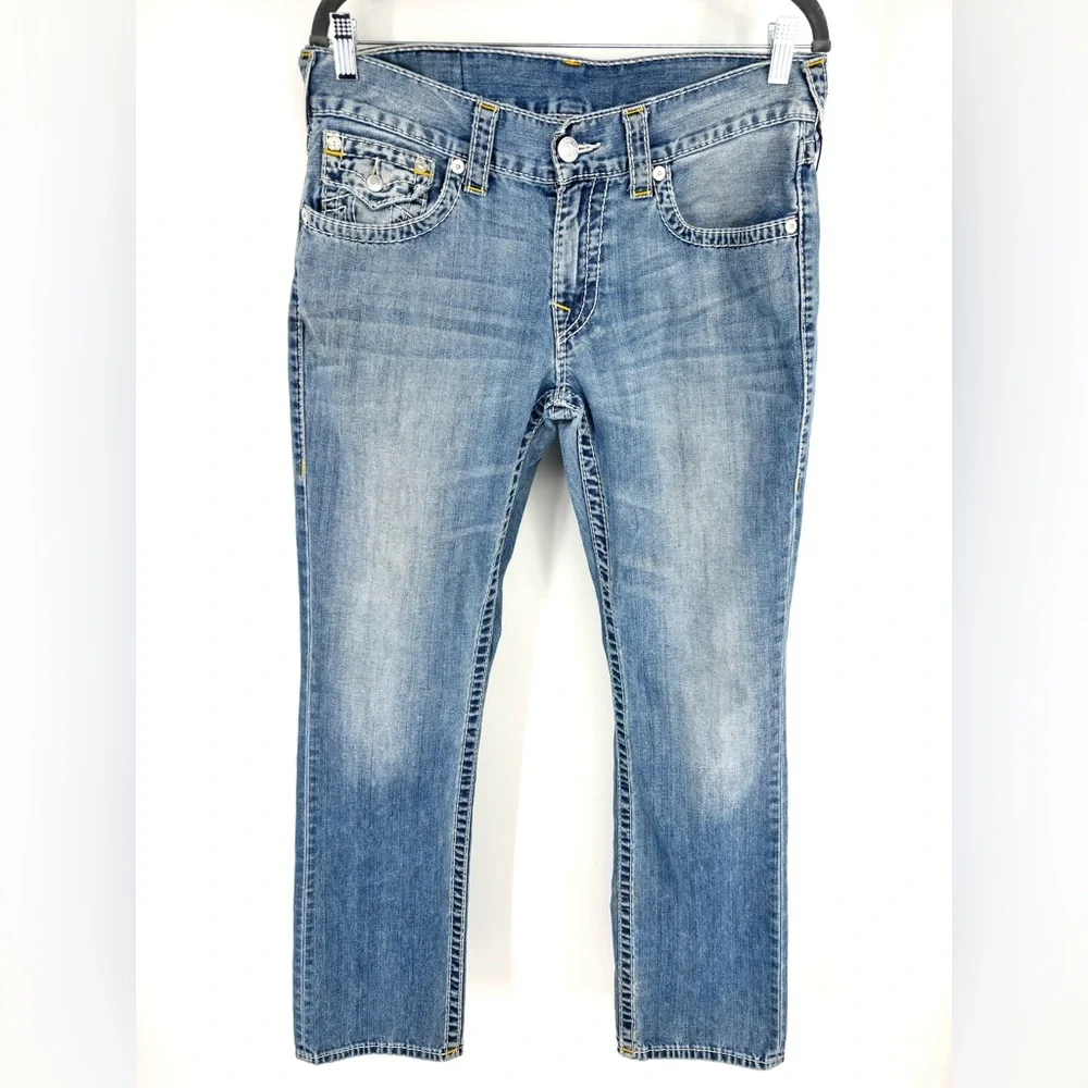 True Religion Straight Flap Natural‎ Big T Jeans Size 32